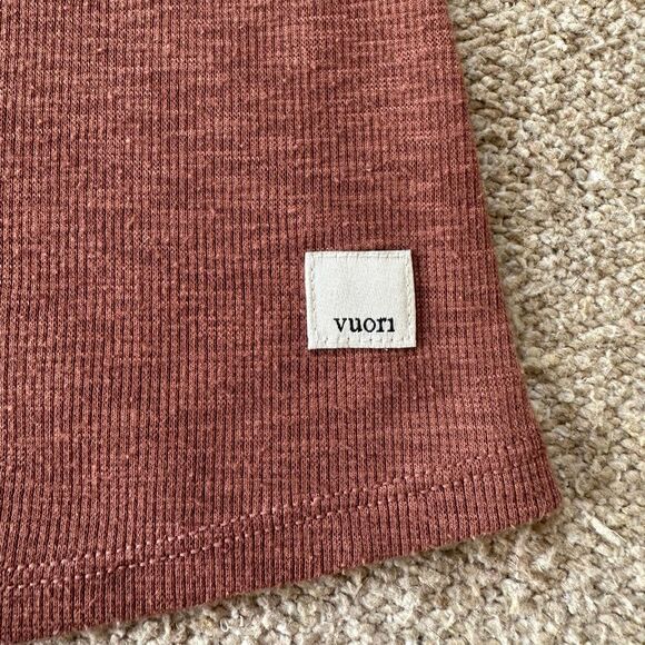 Vuori Sunrise High Neck Tank Top in Hazelnut Size L - Picture 5 of 6